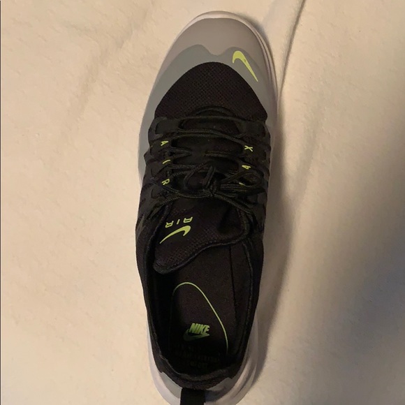 Nike Shoes - Picture 2 of 3